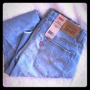 Levi’s ankle girlfriend jeans!